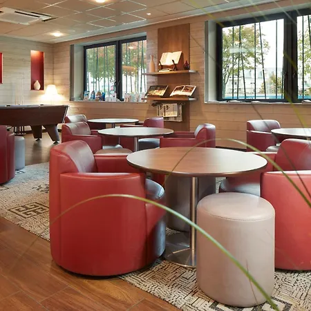 Hotel Campanile Centre - Saint Jacques 3*