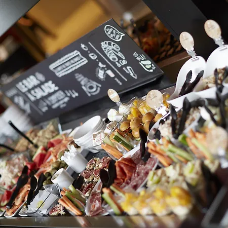 Campanile Centre - Saint Jacques Hotel