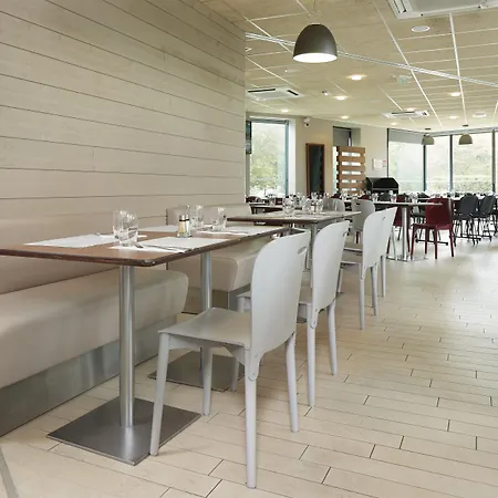 Campanile Centre - Saint Jacques 3* נאנט