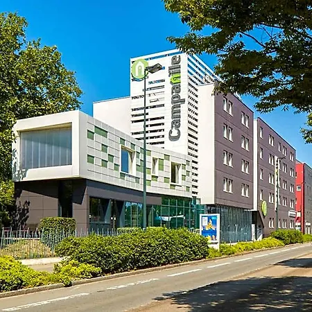 מלון Campanile Centre 3*