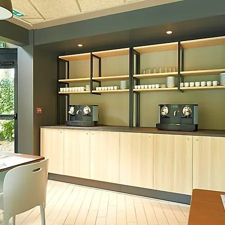 Campanile Centre מלון 3*