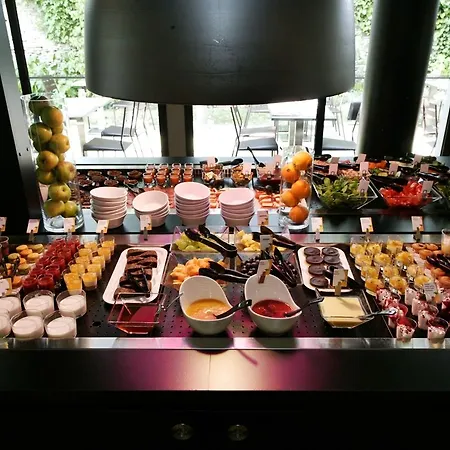 Hotel Campanile Centre - Saint Jacques 3*