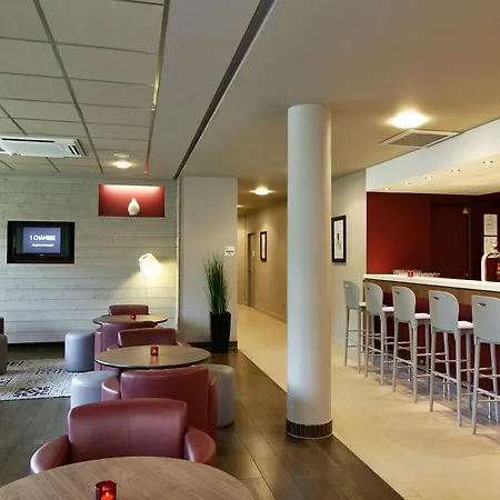 Hotel Campanile Centre - Saint Jacques 3*