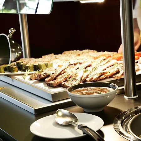 Hotel Campanile Centre - Saint Jacques 3*