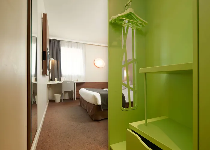 Campanile Centre - Saint Jacques Hotel