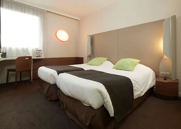 Campanile Centre - Saint Jacques Ναντ