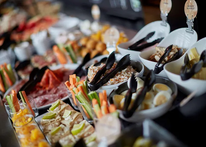 Hotel Campanile Centre - Saint Jacques 3*