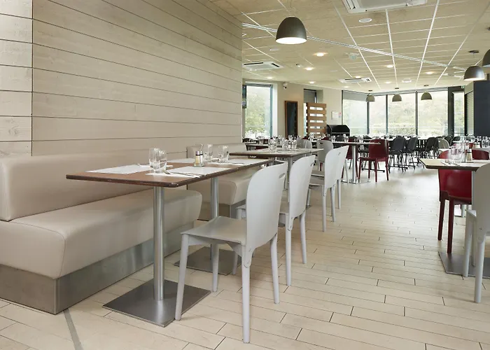 Campanile Centre - Saint Jacques 3* Ναντ