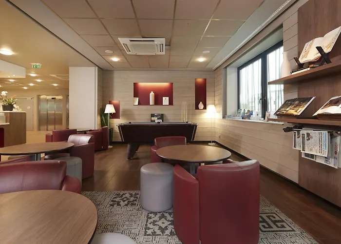 Campanile Centre - Saint Jacques Ναντ